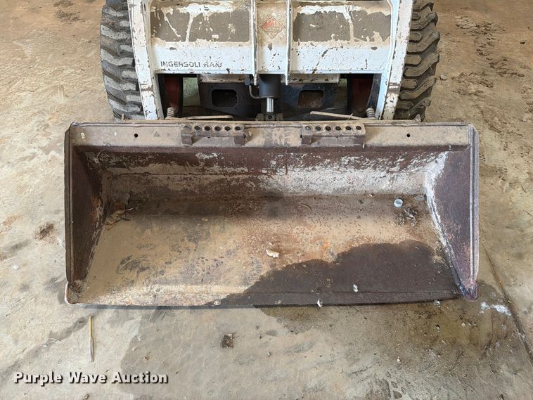 image for item ET6238 1999 Bobcat 751 skid steer loader