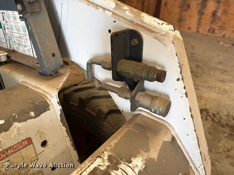image for item ET6238 1999 Bobcat 751 skid steer loader