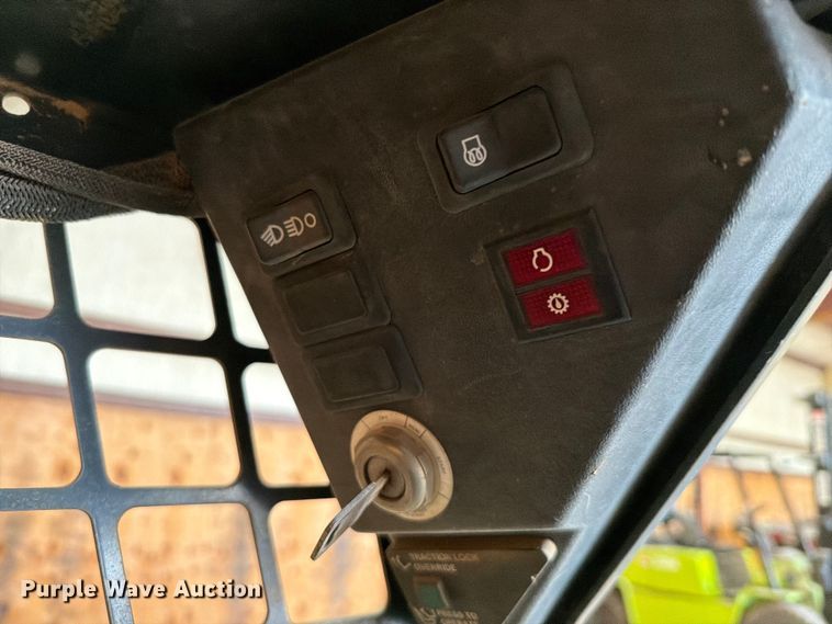 image for item ET6238 1999 Bobcat 751 skid steer loader