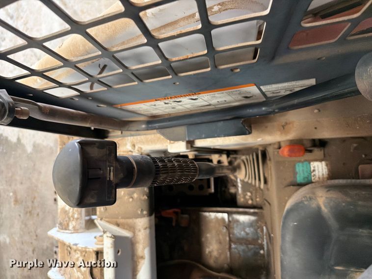image for item ET6238 1999 Bobcat 751 skid steer loader