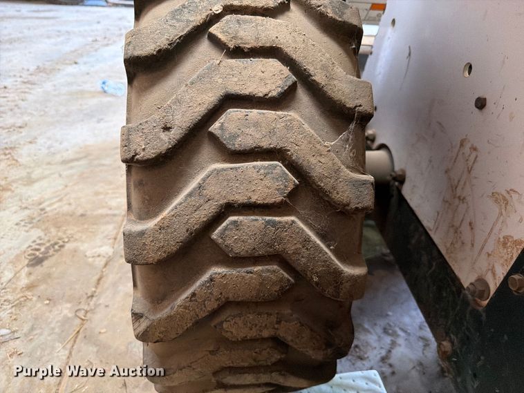 image for item ET6238 1999 Bobcat 751 skid steer loader