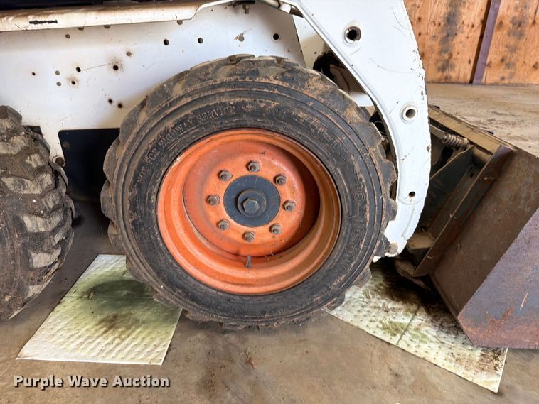 image for item ET6238 1999 Bobcat 751 skid steer loader