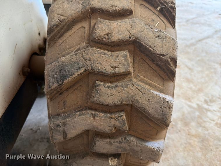 image for item ET6238 1999 Bobcat 751 skid steer loader