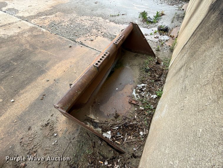 image for item ET6239 Bobcat  skid steer bucket