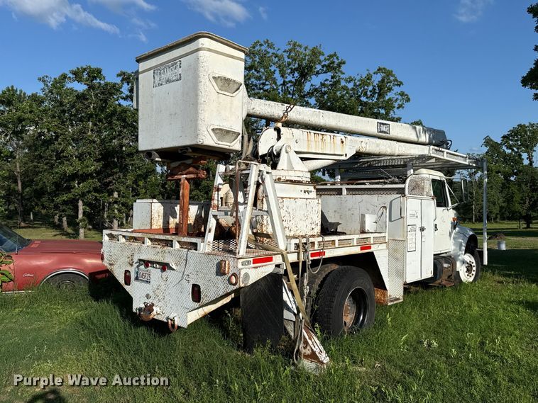 image for item ET6243 1996 International 4700 bucket truck