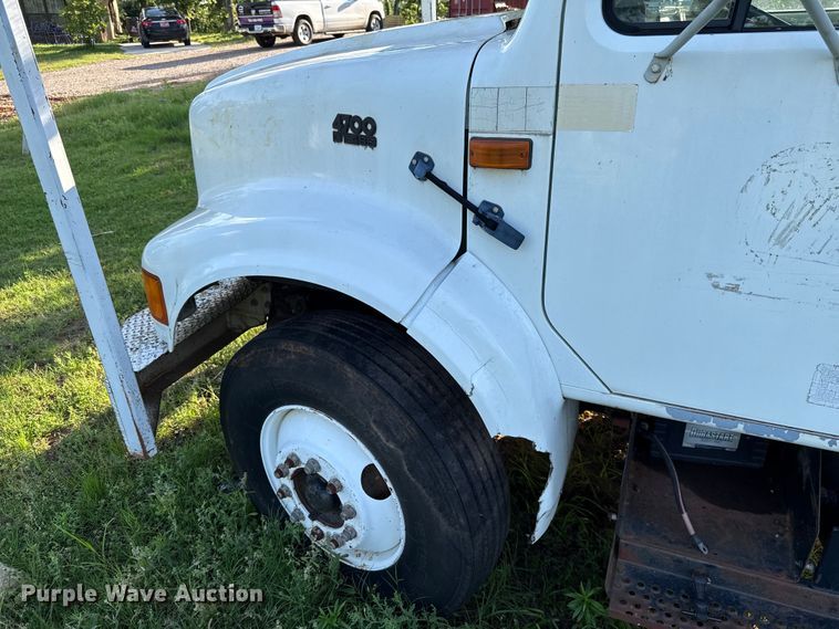 image for item ET6243 1996 International 4700 bucket truck