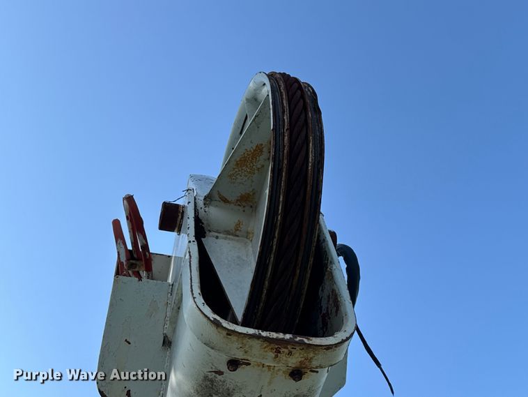 image for item ET6243 1996 International 4700 bucket truck