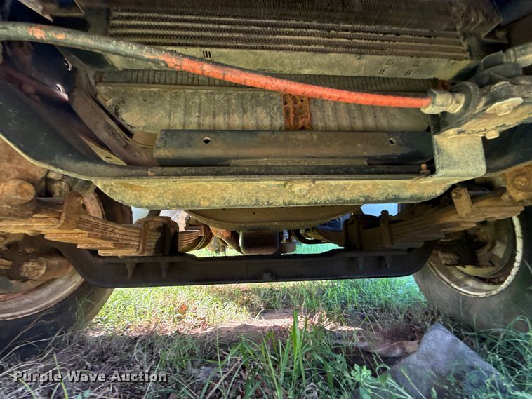 image for item ET6243 1996 International 4700 bucket truck