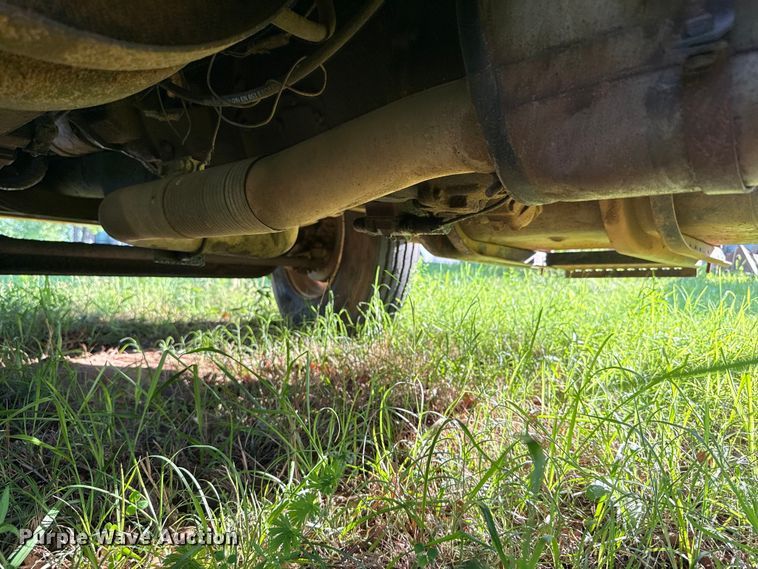 image for item ET6243 1996 International 4700 bucket truck