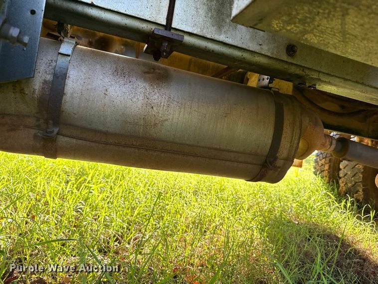 image for item ET6243 1996 International 4700 bucket truck