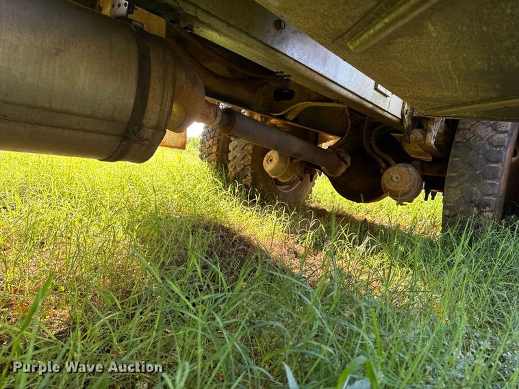 image for item ET6243 1996 International 4700 bucket truck
