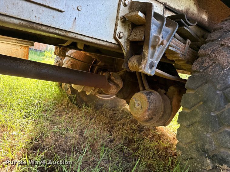 image for item ET6243 1996 International 4700 bucket truck