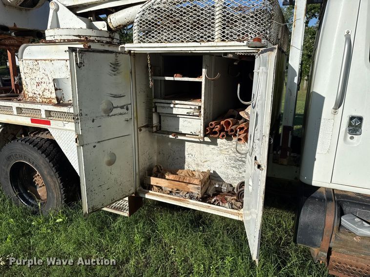 image for item ET6243 1996 International 4700 bucket truck