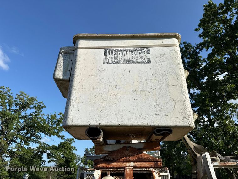 image for item ET6243 1996 International 4700 bucket truck