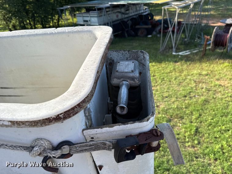 image for item ET6243 1996 International 4700 bucket truck