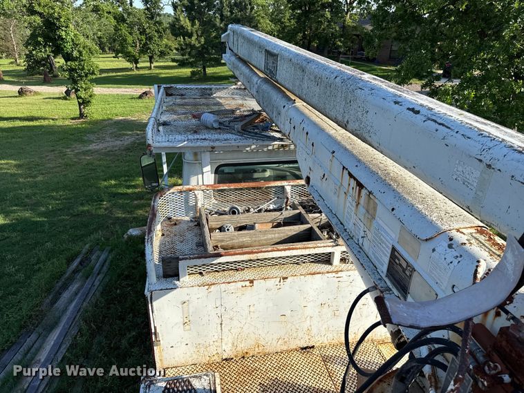 image for item ET6243 1996 International 4700 bucket truck