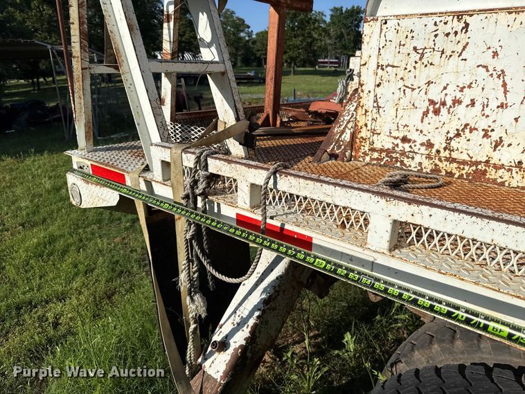 image for item ET6243 1996 International 4700 bucket truck