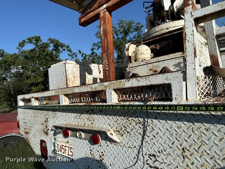 image for item ET6243 1996 International 4700 bucket truck