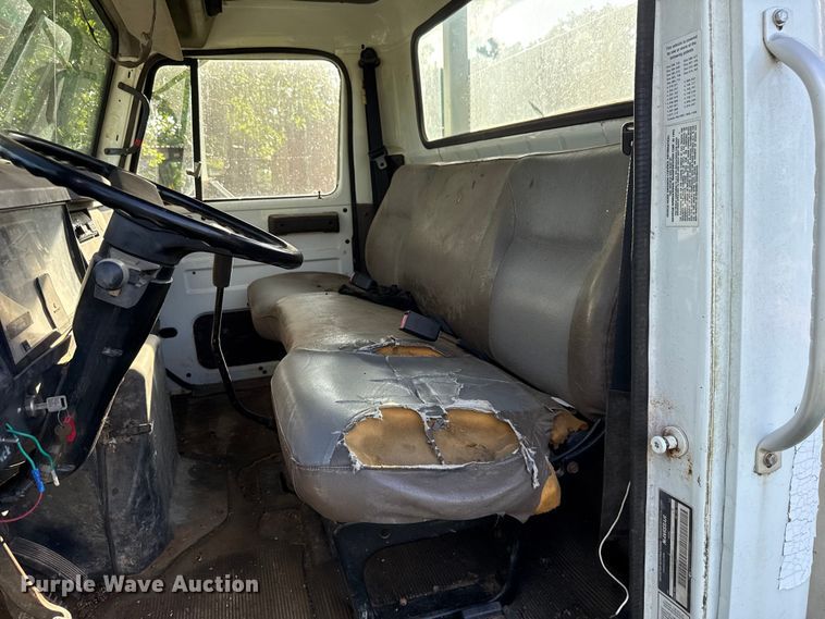 image for item ET6243 1996 International 4700 bucket truck