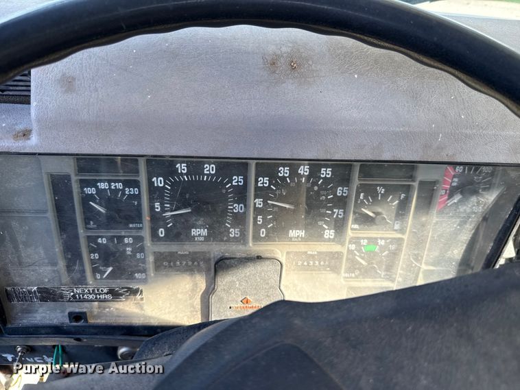 image for item ET6243 1996 International 4700 bucket truck