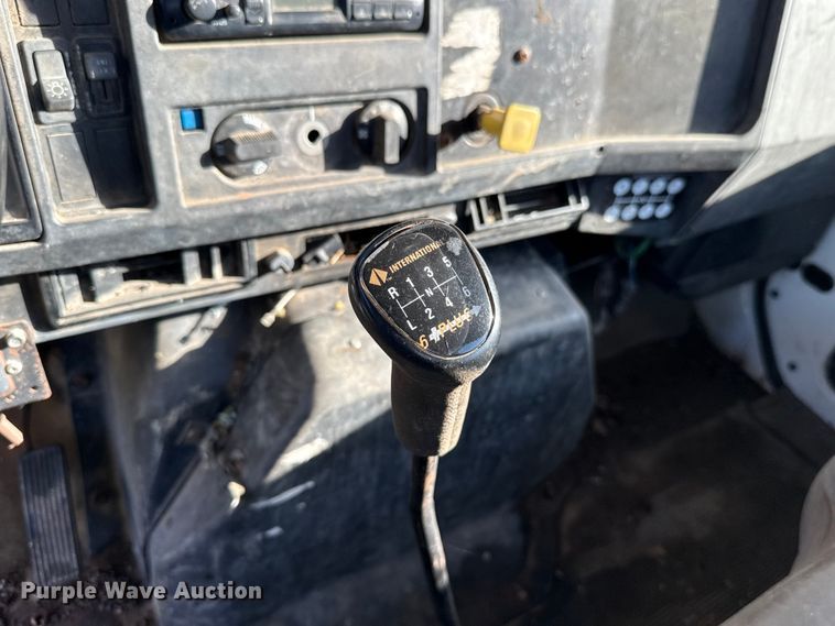 image for item ET6243 1996 International 4700 bucket truck