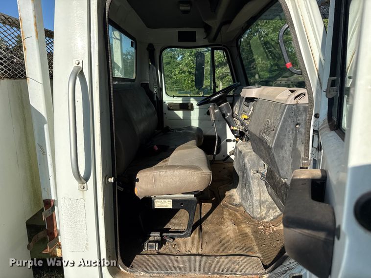 image for item ET6243 1996 International 4700 bucket truck