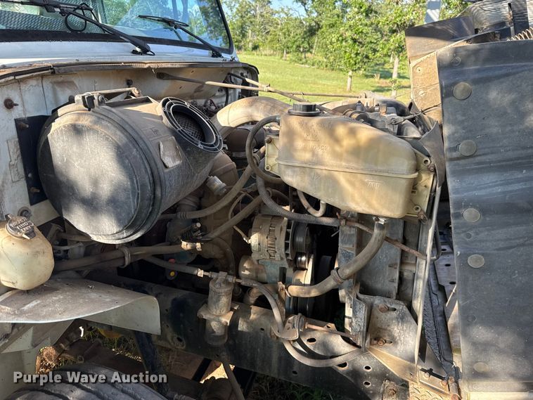 image for item ET6243 1996 International 4700 bucket truck