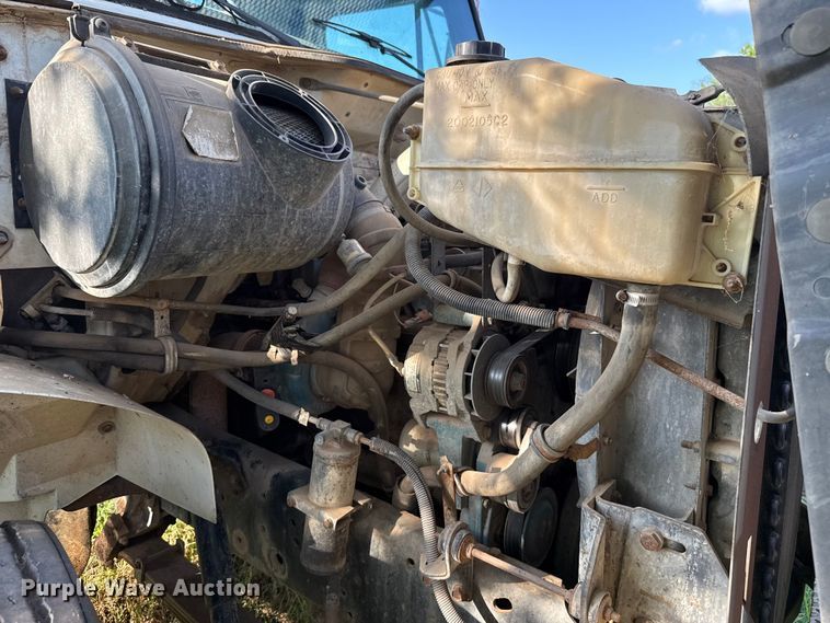 image for item ET6243 1996 International 4700 bucket truck