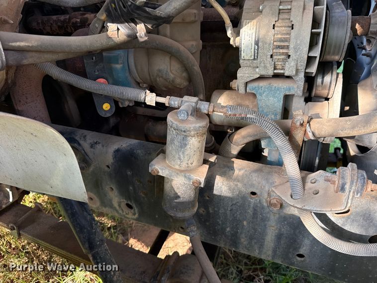 image for item ET6243 1996 International 4700 bucket truck