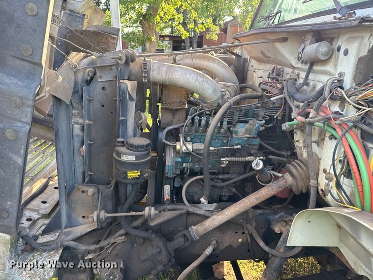 image for item ET6243 1996 International 4700 bucket truck