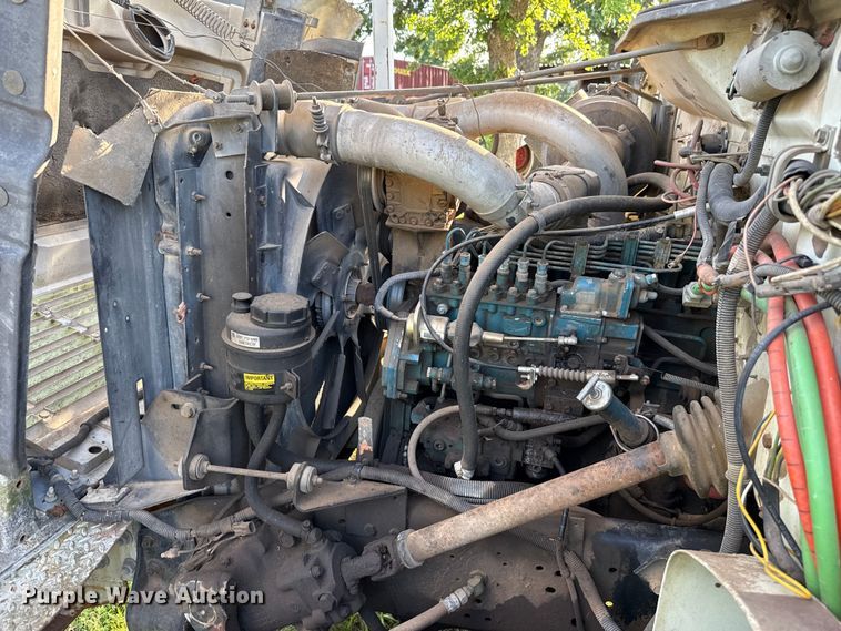 image for item ET6243 1996 International 4700 bucket truck