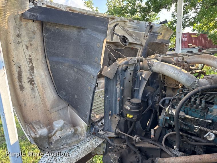 image for item ET6243 1996 International 4700 bucket truck