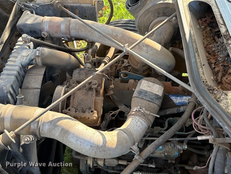 image for item ET6243 1996 International 4700 bucket truck