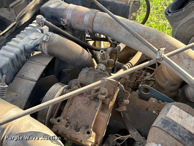 image for item ET6243 1996 International 4700 bucket truck