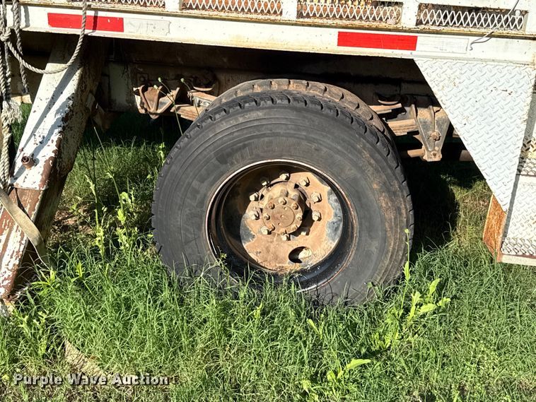 image for item ET6243 1996 International 4700 bucket truck