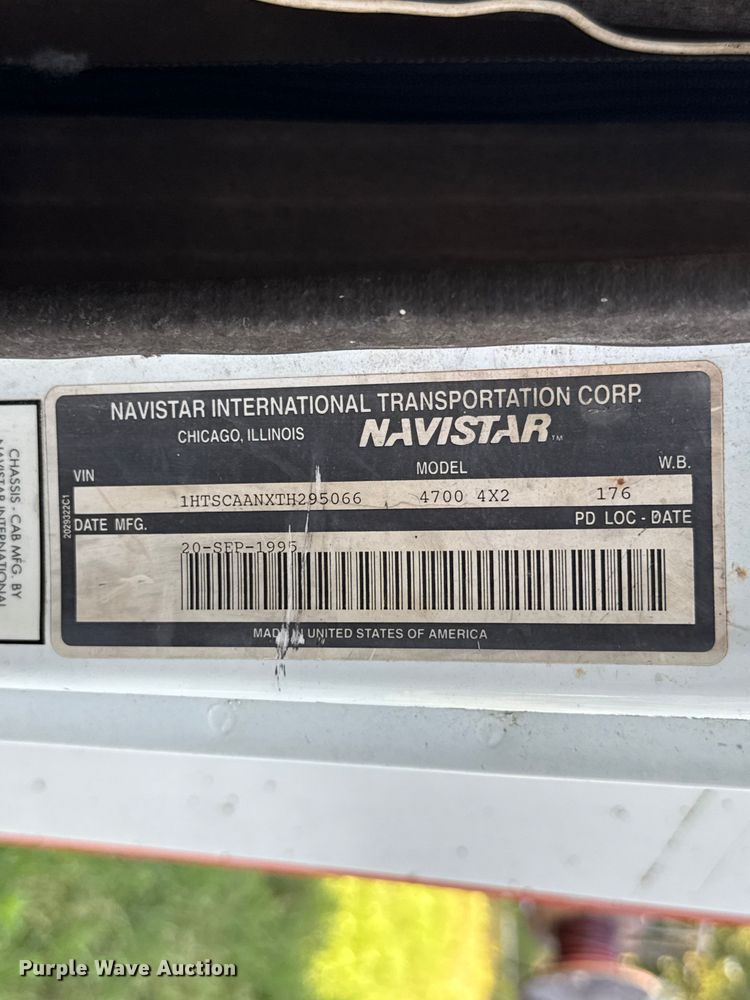 image for item ET6243 1996 International 4700 bucket truck
