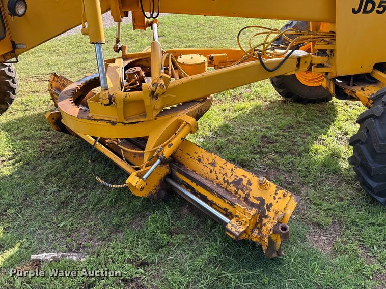 image for item ET6245 1977 John Deere 570-A motor grader