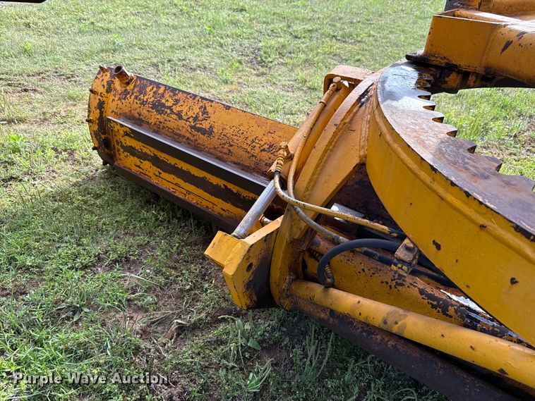 image for item ET6245 1977 John Deere 570-A motor grader