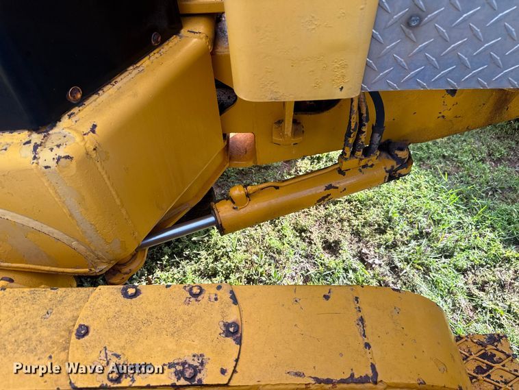 image for item ET6245 1977 John Deere 570-A motor grader