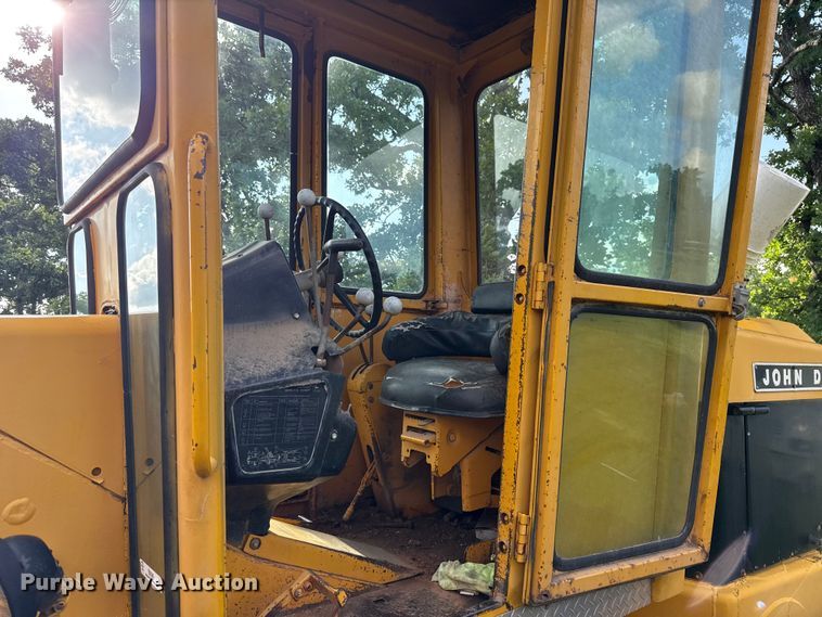 image for item ET6245 1977 John Deere 570-A motor grader