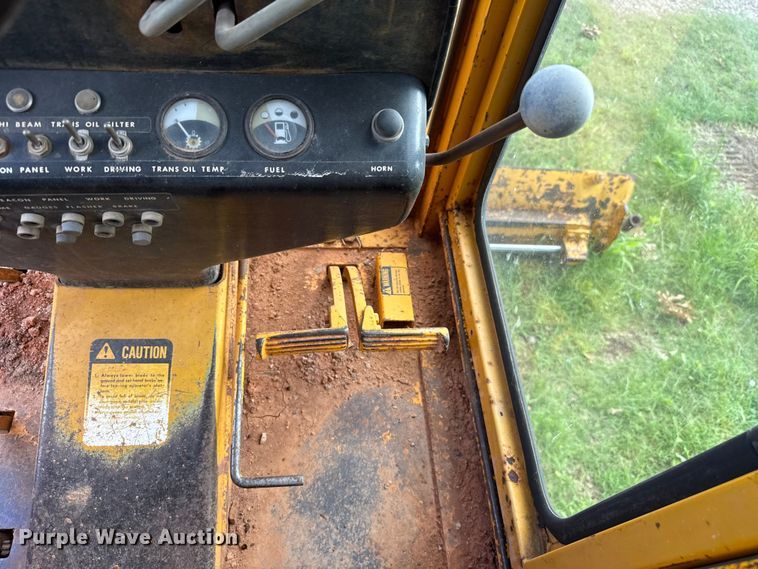 image for item ET6245 1977 John Deere 570-A motor grader