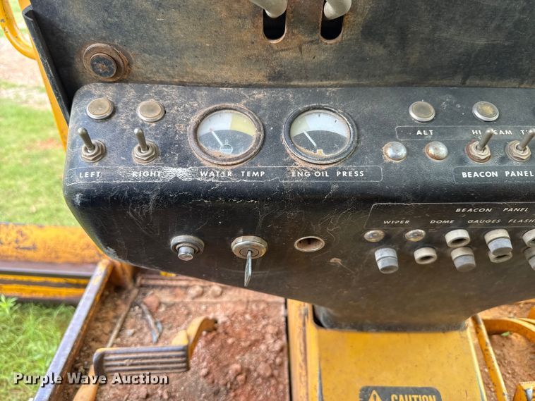 image for item ET6245 1977 John Deere 570-A motor grader