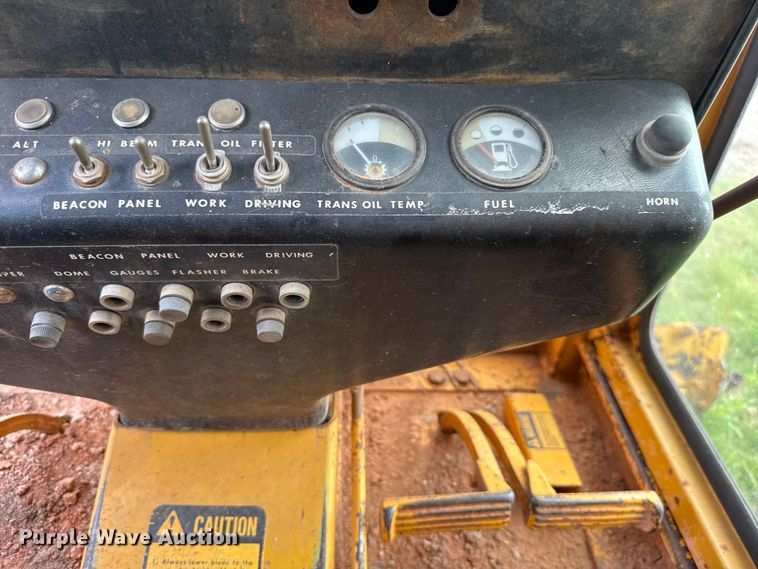image for item ET6245 1977 John Deere 570-A motor grader