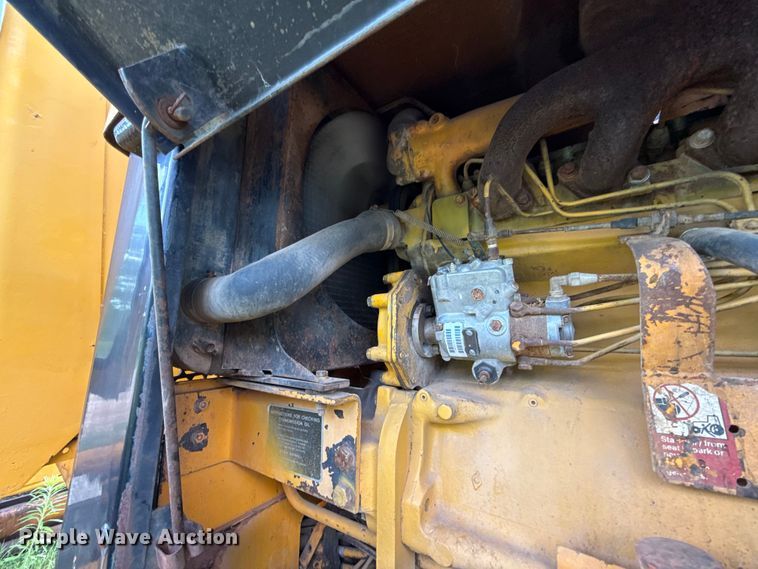 image for item ET6245 1977 John Deere 570-A motor grader