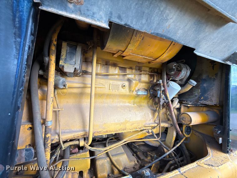 image for item ET6245 1977 John Deere 570-A motor grader