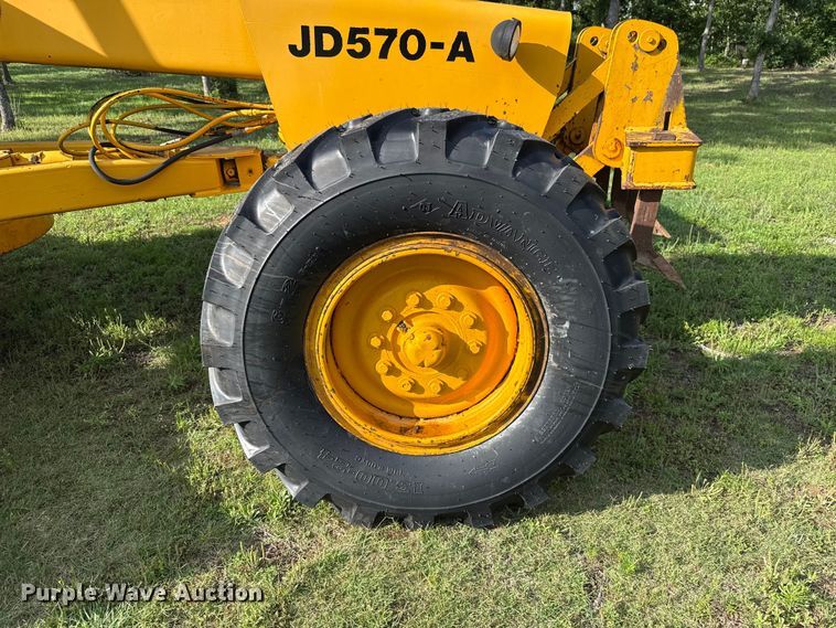 image for item ET6245 1977 John Deere 570-A motor grader