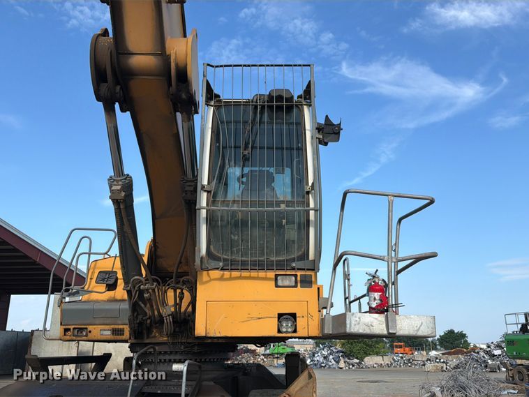 image for item ET6246 Liebherr 944 wheeled excavator