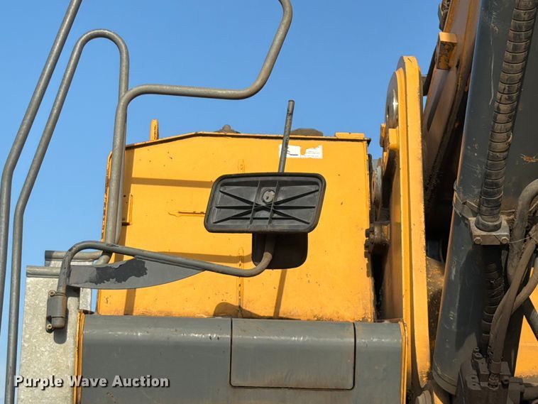 image for item ET6246 Liebherr 944 wheeled excavator