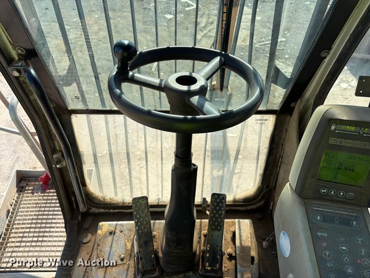 image for item ET6246 Liebherr 944 wheeled excavator