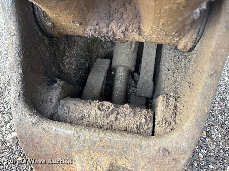 image for item EU5566 2018 Komatsu PC210LC-11 excavator